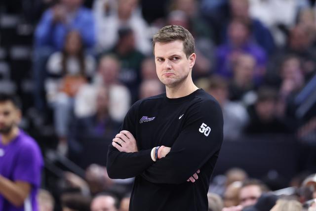 俱乐部杯-阿姆斯23分广东胜广州 王少杰10+8