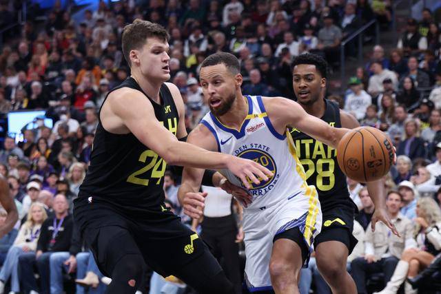英超-B费破门加纳乔建功 曼联3-0莱斯特城
