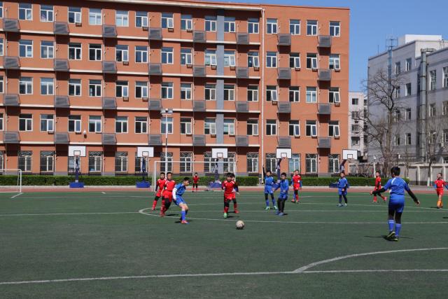 詹姆斯25+12库里仅13分 湖人力克勇士3连胜